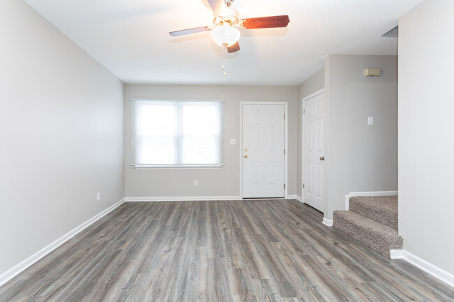 Carriage House Townhomes in Greenville, NC - Building Photo - Interior Photo