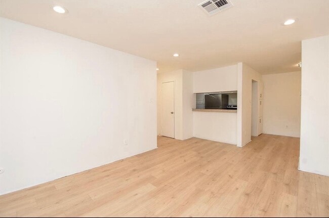property at 7200 Clarewood Dr