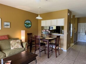 8144 Pacific Beach Dr in Ft. Myers, FL - Building Photo - Building Photo