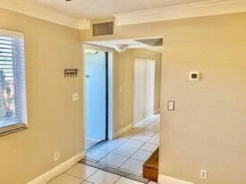 2124 Sherwood Forest Blvd in West Palm Beach, FL - Building Photo