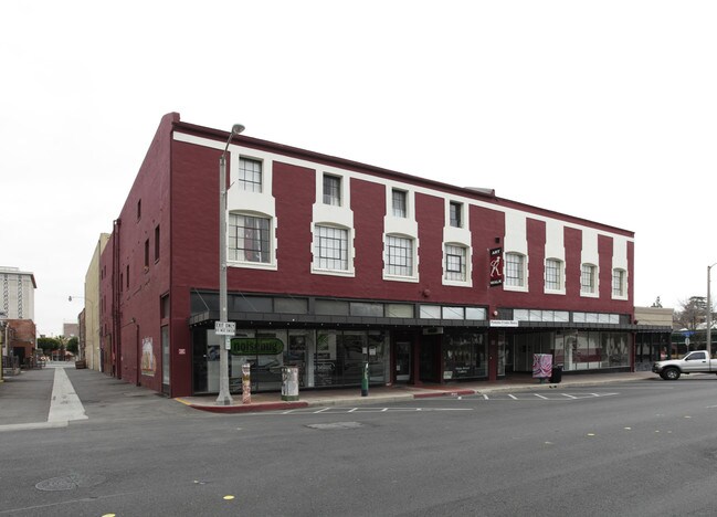 252 S Main St