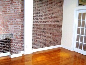 279 E 10th St in New York, NY - Building Photo - Building Photo