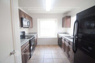 4545 N 67th Ave in Phoenix, AZ - Building Photo - Building Photo