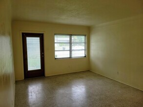 755 42nd Ave N in St. Petersburg, FL - Building Photo - Building Photo