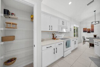 8864 Ventura Way in Naples, FL - Building Photo - Building Photo