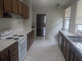 3315 W Markham St in Little Rock, AR - Building Photo