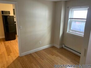 20 Bartlett Pl in Boston, MA - Building Photo - Building Photo