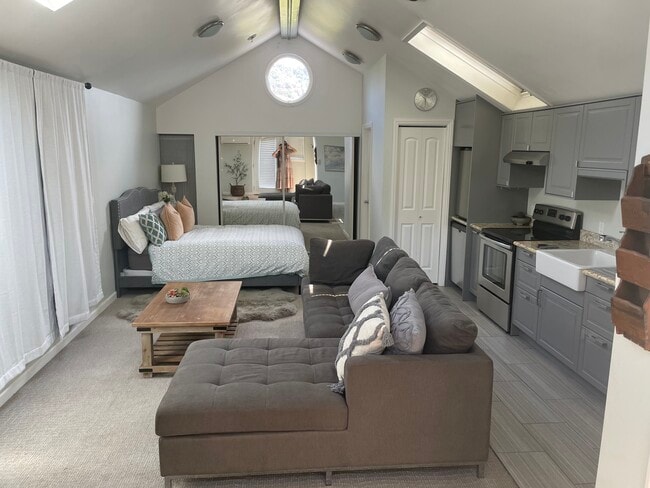 1715 Lincoln Ave, Unit Sudio