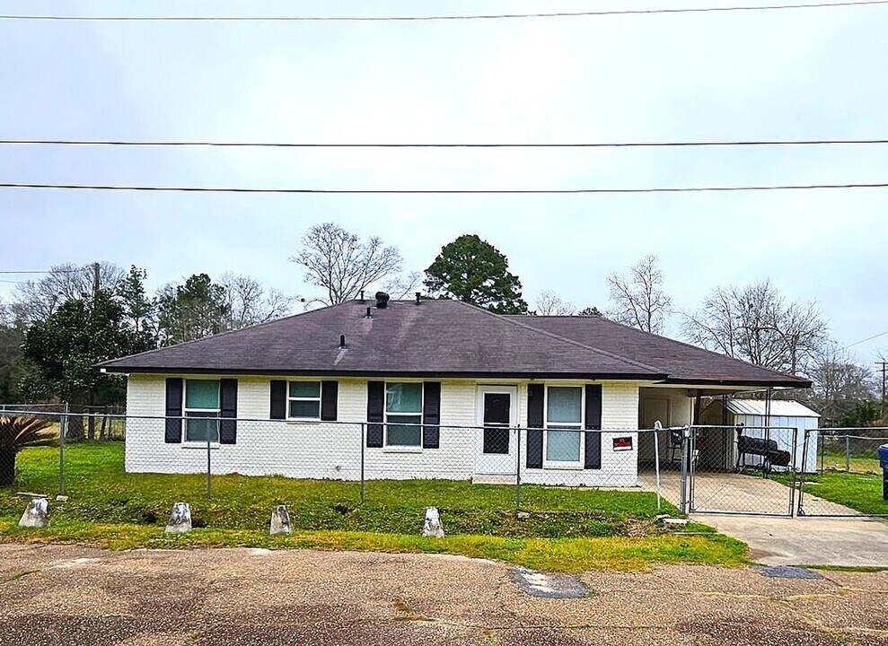 403 E 8th St in Deridder, LA - Building Photo