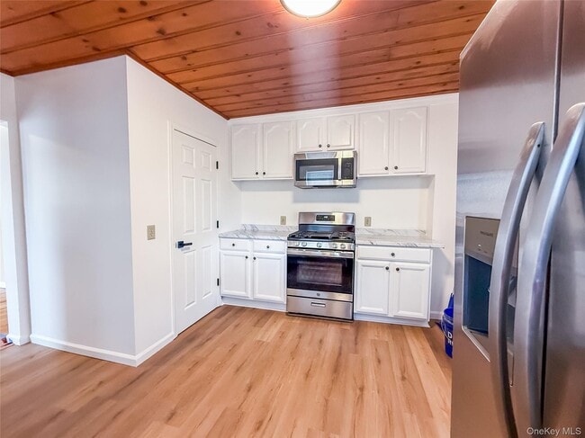 2-4 Elm Pl in Poughkeepsie, NY - Building Photo - Building Photo