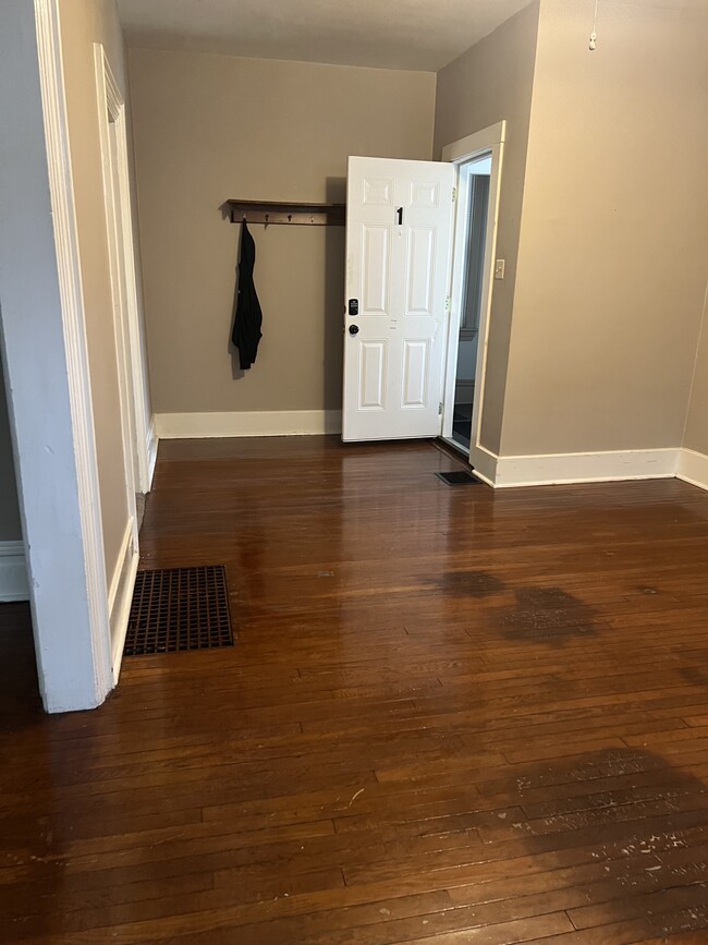 405 N McKean St, Unit Apartment 2