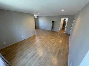 510 N Van Ness Ave, Unit 508 N. Van Ness Ave in Los Angeles, CA - Foto de edificio - Building Photo