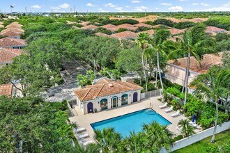 73 Laurel Oaks Cir in Jupiter, FL - Foto de edificio - Building Photo