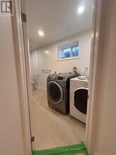 490 Pineland Ave in Oakville, ON - Building Photo - Building Photo