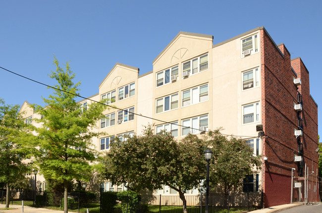 Bentley Hall in Philadelphia, PA - Building Photo - Building Photo