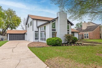8310 Argentina St in Jersey Village, TX - Building Photo - Building Photo