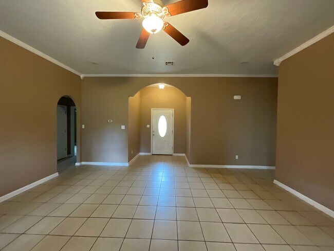 110 Delia Dr in Leesville, LA - Building Photo - Building Photo