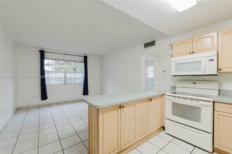 747 NW 13th Ave in Miami, FL - Building Photo - Building Photo