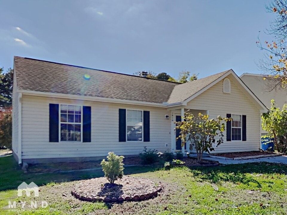 1616 Elkpark Dr in Raleigh, NC - Building Photo