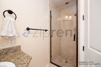 1424 Thomas Ave in San Diego, CA - Building Photo - Building Photo