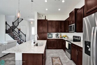 5416 Macoon Wy in Westlake, FL - Foto de edificio - Building Photo