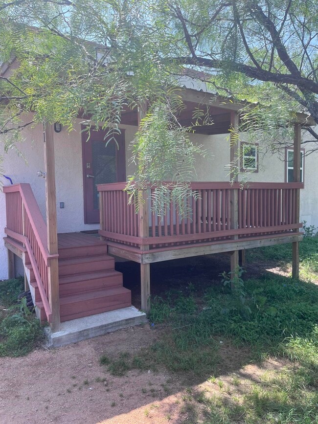 property at 711 Dallas St