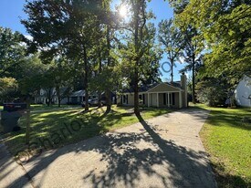5806 Carved Oak Cir in Charlotte, NC - Building Photo