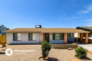 10546 N 73rd Dr in Peoria, AZ - Building Photo