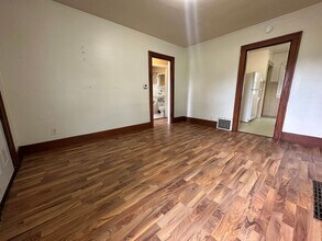 652 Conger St in Waterloo, IA - Building Photo - Building Photo