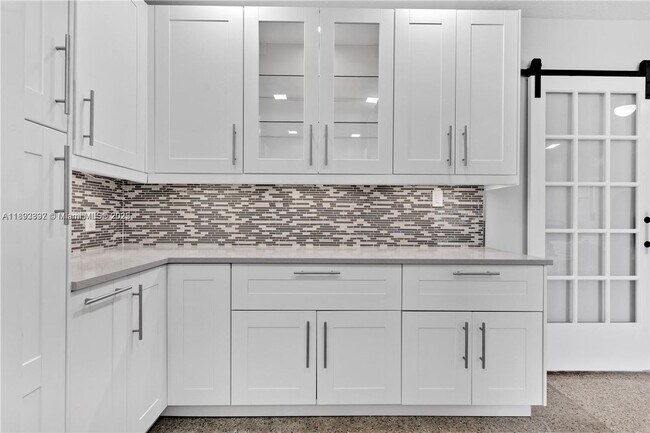 174 211 1, in North Miami Beach, FL - Building Photo - Building Photo