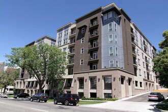 Providence Place Apartments in Salt Lake City, UT - Foto de edificio - Building Photo