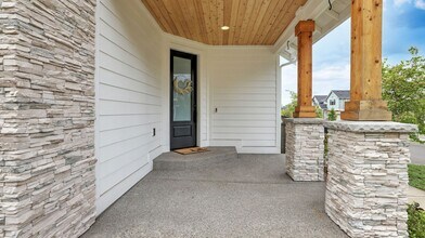 23000 SE Sycamore St in Black Diamond, WA - Building Photo - Building Photo