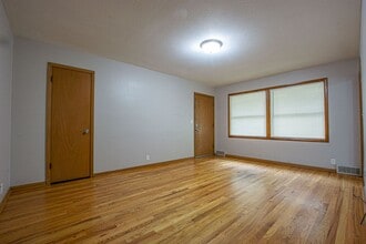 3603 S 82nd St in Omaha, NE - Foto de edificio - Building Photo