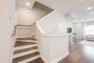 2051 Sherwood Forest St in Houston, TX - Building Photo - Building Photo