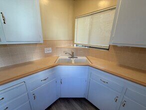 330 E Fairview Ave, Unit #3 in Glendale, CA - Foto de edificio - Building Photo