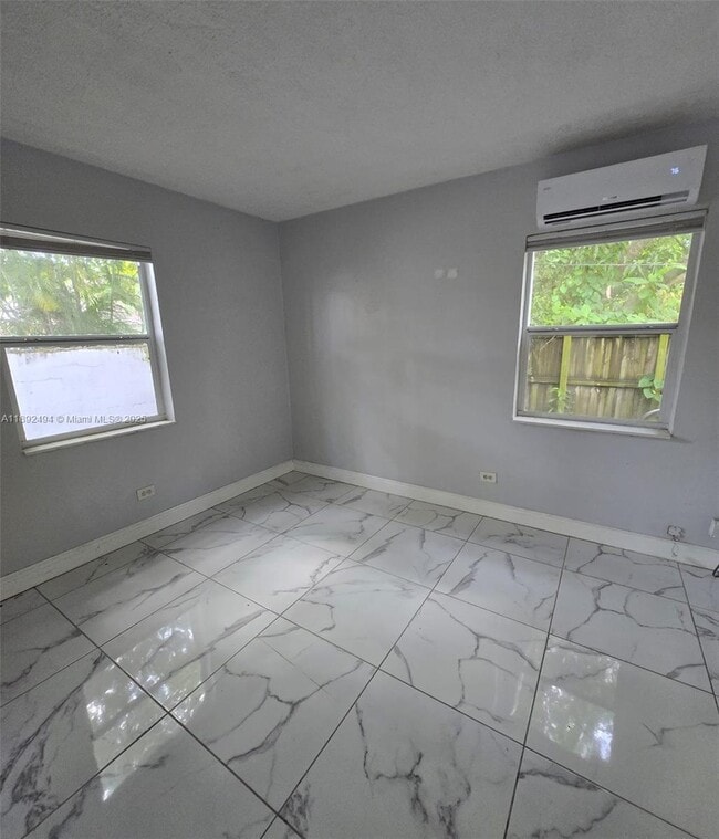426 NW 14th Ave in Fort Lauderdale, FL - Building Photo - Building Photo