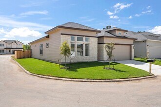 405 Park Cir in Hondo, TX - Building Photo - Building Photo