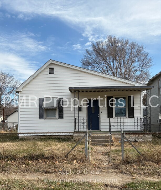 6205 Washington St in St. Joseph, MO - Building Photo