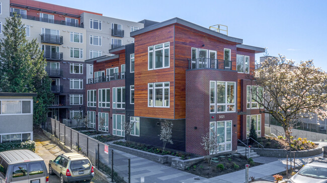 3021 NE 130th St in Seattle, WA - Foto de edificio - Building Photo