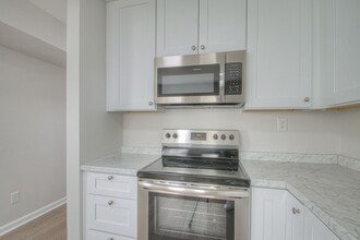 360 Beechcroft Rd in Spring Hill, TN - Foto de edificio - Building Photo
