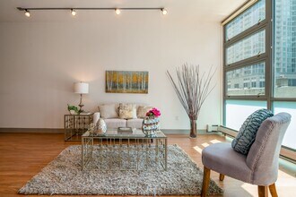 2015 Terry Ave in Seattle, WA - Foto de edificio - Building Photo