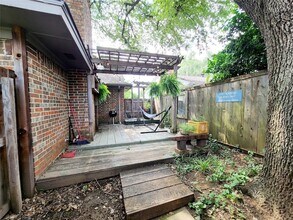 7546 Brentcove Cir in Dallas, TX - Foto de edificio - Building Photo