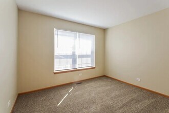 10719 Lancaster St in Huntley, IL - Building Photo - Building Photo