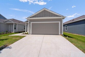 416 Bullhead Rd in Bastrop, TX - Building Photo - Building Photo
