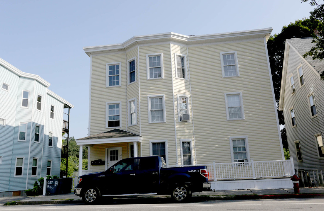 1277 Massachusetts Ave in Arlington, MA - Foto de edificio