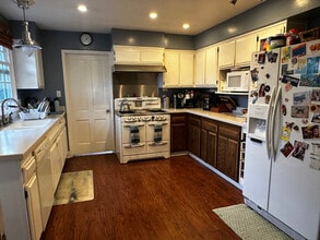 504 Douglas Ave in Oxnard, CA - Foto de edificio - Building Photo