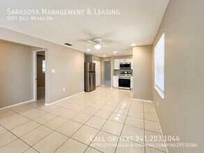 5001 Bell Meade Dr in Sarasota, FL - Foto de edificio - Building Photo