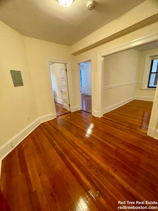 885 Massachusetts Ave in Cambridge, MA - Building Photo