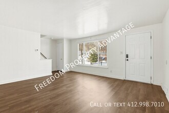 3396 Columbia Dr in Pittsburgh, PA - Building Photo - Building Photo