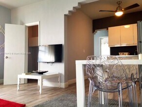 1325 Meridian Ave in Miami Beach, FL - Building Photo - Building Photo